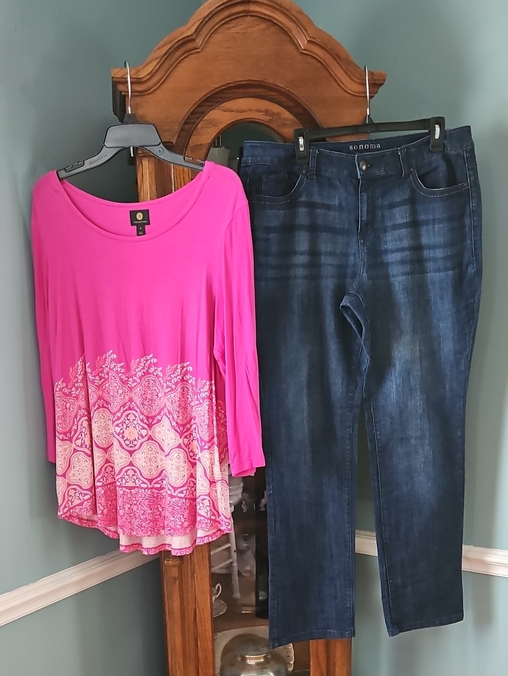 JM Collection Pink Printed Scoop Top & Sonoma Jeans